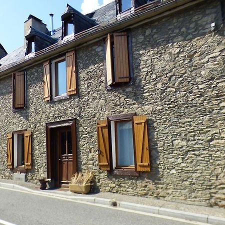 Maison Familiale Pour 8 Saint-Aventin Exterior photo